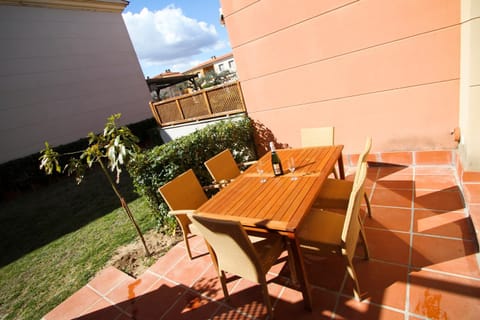 Garden, Balcony/Terrace