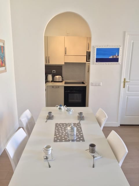 2 Bedrooms Appartement In Central Location on the famous Place Massena Nice Copropriété in Nice