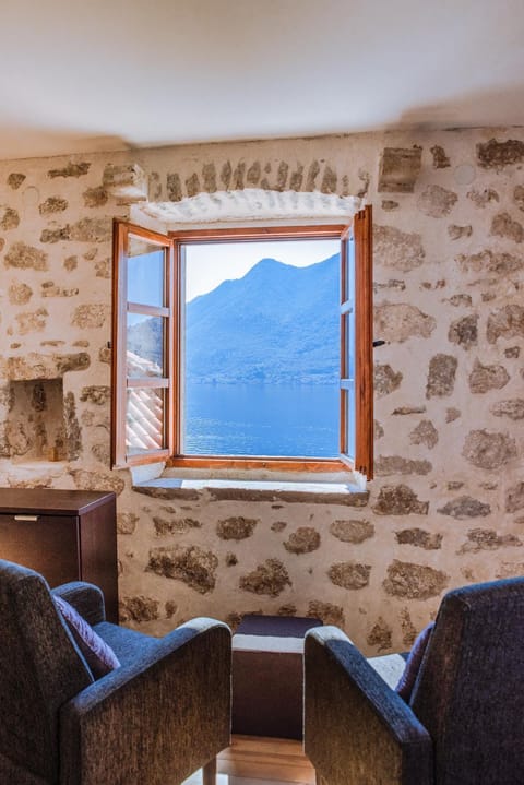 GuestHouse Mrshe Palace Bed and Breakfast in Kotor Municipality