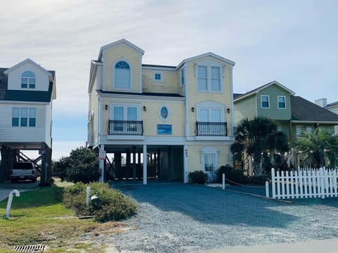 Inn Between House in Holden Beach