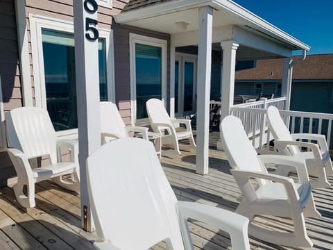 License to Chill House in Holden Beach