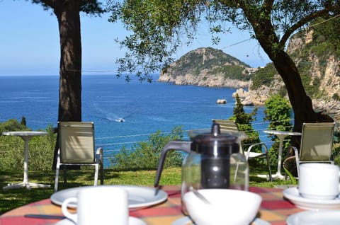 Garden view, Sea view