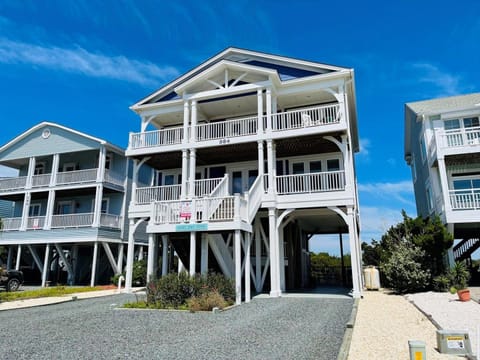 Best Day Ever House in Holden Beach
