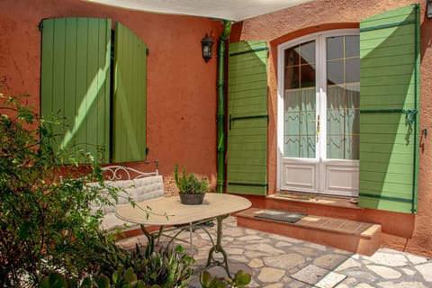 Le Clos des Oliviers Bed and breakfast in Roquefort-les-Pins