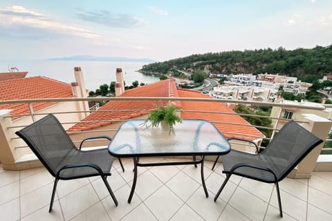 Patio, Day, Natural landscape, View (from property/room), Balcony/Terrace, City view, Mountain view, Sea view