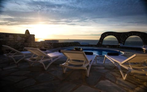 Balcony/Terrace, Swimming pool, Sunset