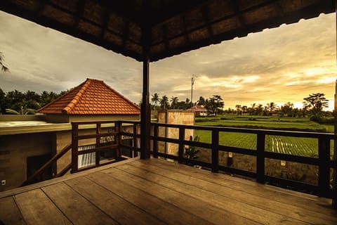 Nearby landmark, Natural landscape, Children play ground, View (from property/room)