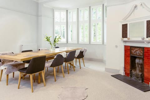 Decorative detail, Seating area, Dining area