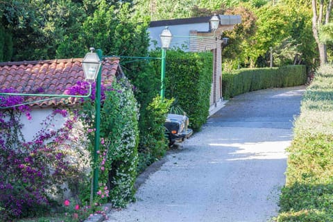 Facade/entrance, Street view