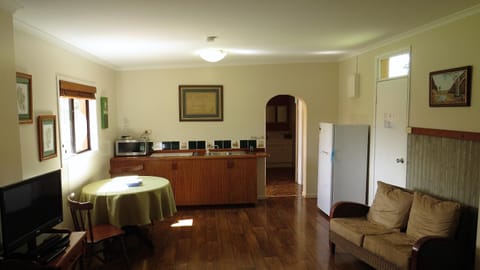 Gumtree on Gillies Bed and Breakfast Bed and Breakfast in Yungaburra