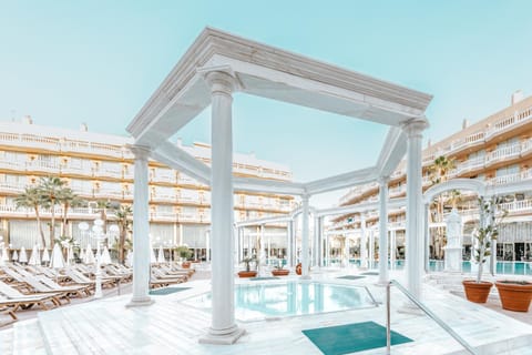 Hotel Cleopatra Palace Hôtel in Playa de las Americas