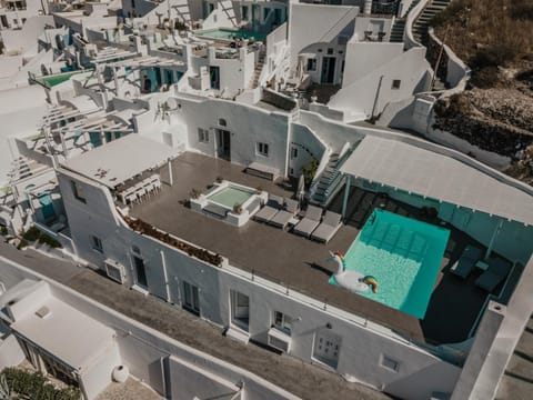 Bird's eye view, Pool view