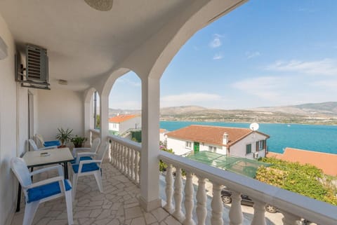 Property building, Balcony/Terrace, Sea view