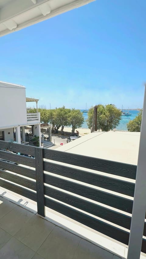 Kirki Rooms by the sea Hotel in Paros