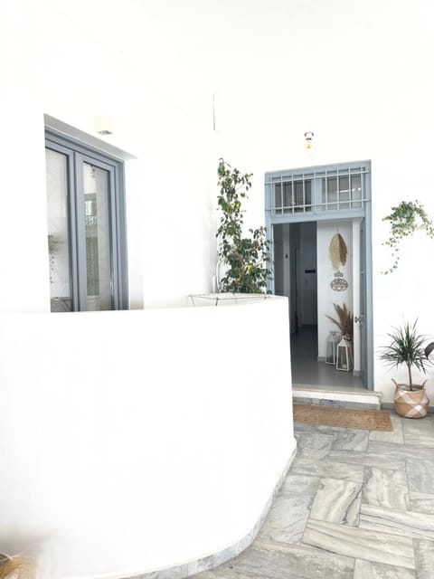 Kirki Rooms by the sea Hotel in Paros