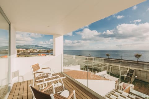 Balcony/Terrace, Landmark view, Mountain view