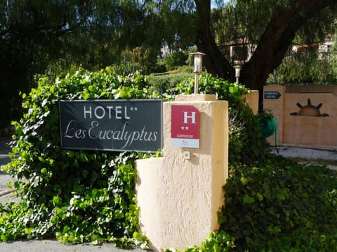 Hôtel les Eucalyptus Hotel in Cavalaire-sur-Mer