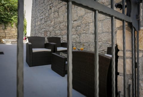 Patio, Facade/entrance, Garden, Seating area