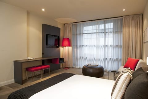 Mantra Hindmarsh Square Hotel in Adelaide