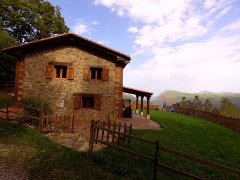 La Cabaña de Naia House in Cantabria