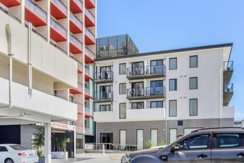 Property building, Facade/entrance, Parking