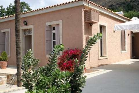 Patio, Garden, Balcony/Terrace, Balcony/Terrace, Seating area, Street view