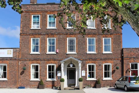 Cley Hall Hotel in Spalding