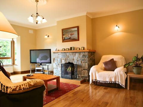 Communal lounge/ TV room, Living room