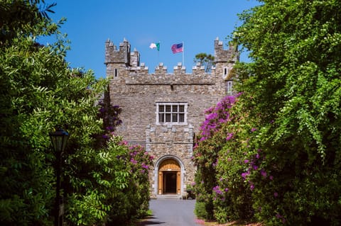 Property building, Facade/entrance