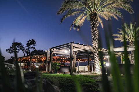 Patio, Restaurant/places to eat, Night, Garden, Garden view