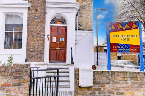 Property building, Facade/entrance