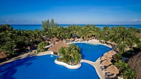 Bird's eye view, Swimming pool