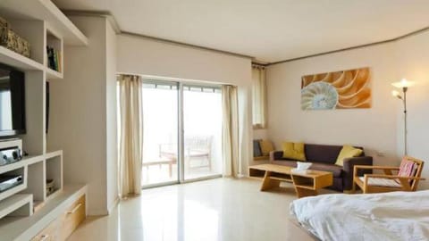 Luxury Sea View Apartment Condo in Herzliya