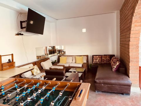 Communal lounge/ TV room, TV and multimedia, Living room, Seating area, Evening entertainment