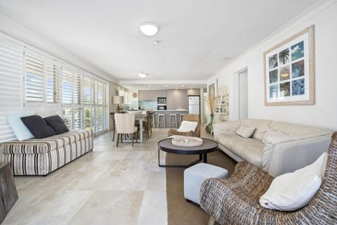 Cashelmara Beachfront Apartments Aparthotel in Burleigh Heads