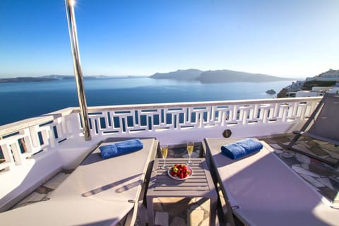 Compass Villa Villa in Oia