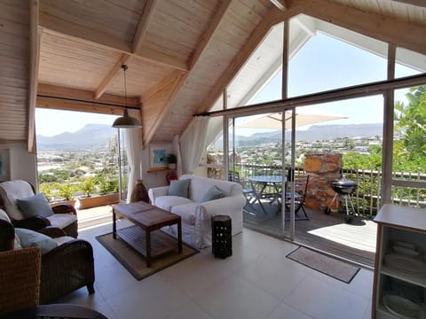 African Violet Guest Suites Condo in Cape Town