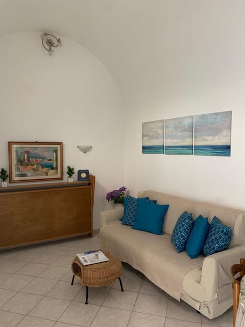 Casa Ilaria - Appartamento in Piazzetta Condominio in Marina Grande