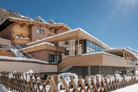 Property building, Facade/entrance, Mountain view