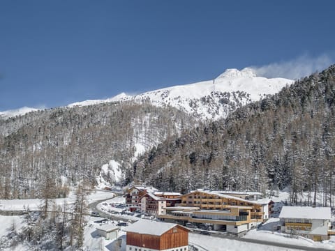 Bird's eye view, Skiing, Hiking, Cycling