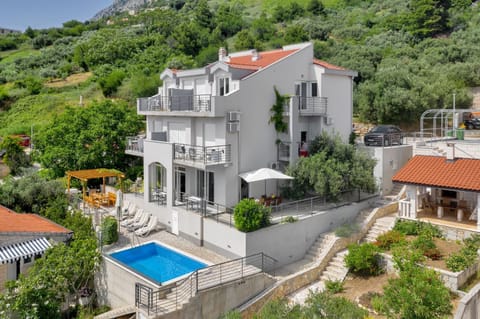 Villa Mili Stomarica Condo in Brela