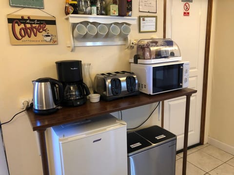 Coffee/tea facilities, Breakfast