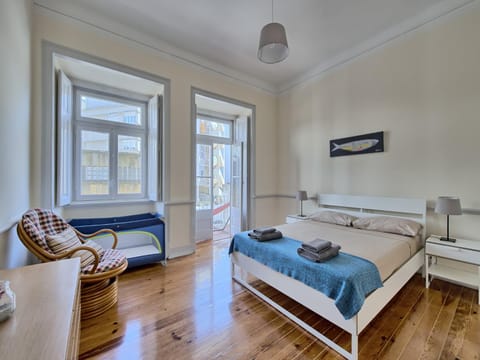 Balcony/Terrace, Bedroom, cot