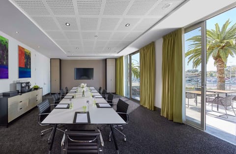 Meeting/conference room