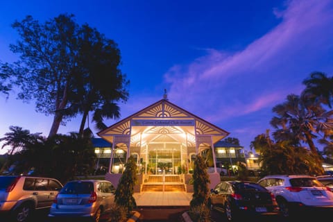 Cairns Colonial Club Resort Hotel in Cairns