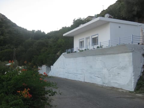 Sofia Xara House House in Icaria