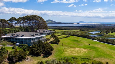 Property building, Nearby landmark, Day, Natural landscape, Bird's eye view, Golfcourse, Sea view