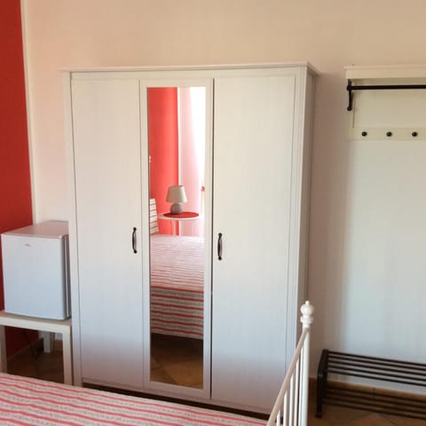 Bedroom, wardrobe