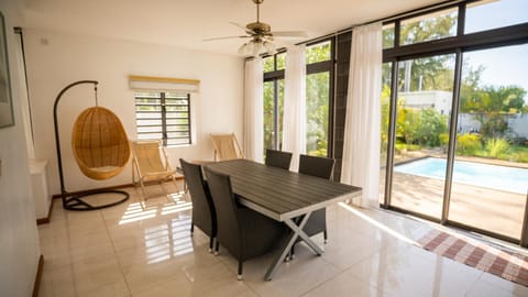 Living room, Seating area, Dining area, Pool view, Pool view, Swimming pool, Swimming pool