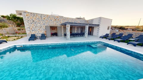 Anna Luxury Villa by Cretevasion Villa in Crete